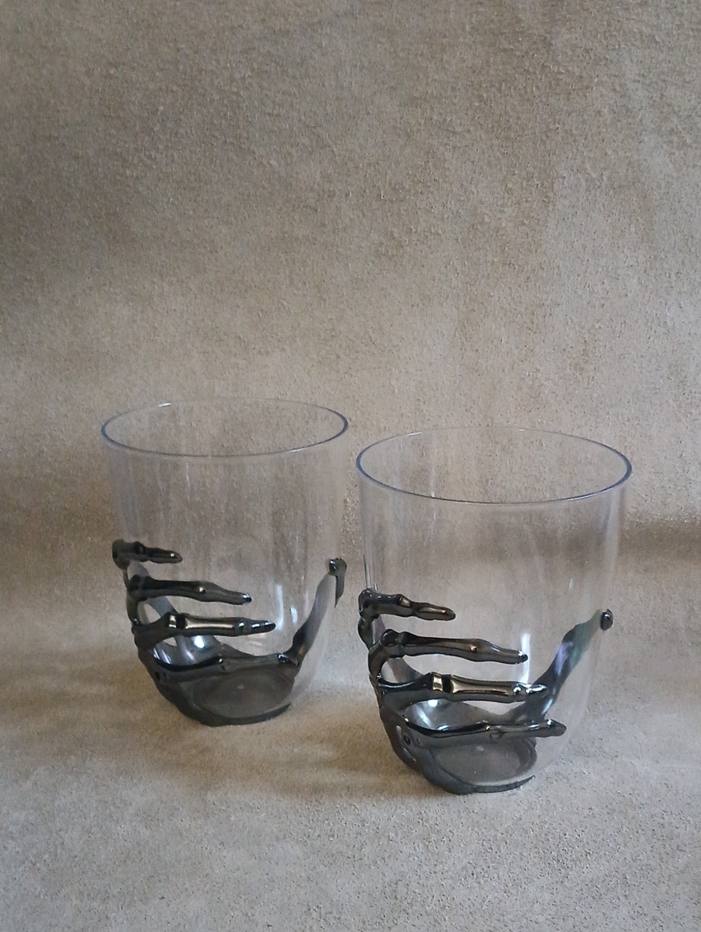 Halloween SKELETON HANDS Clear Glass Tumblers with Black 2 pcs NEW